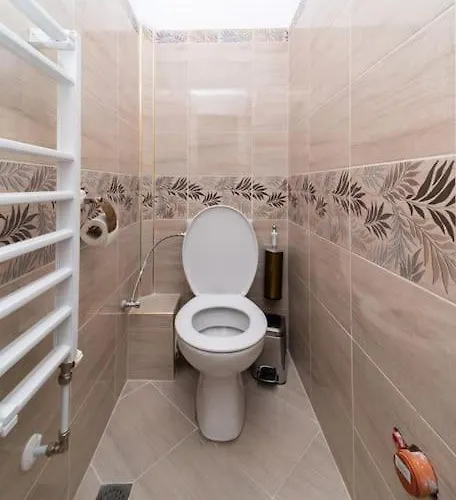 Sea Garden 2 One Bedroom * 布尔加斯